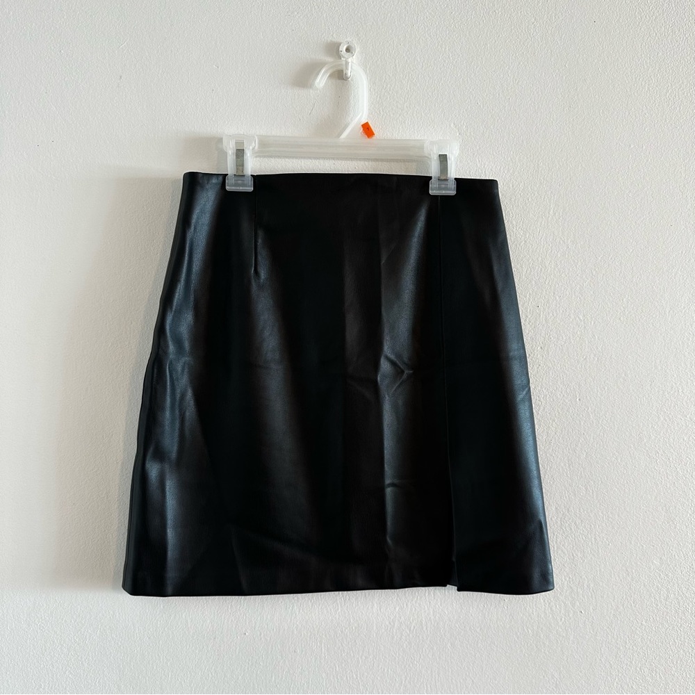 Brand New ZARA Black Leather High Waisted Skirt🖤